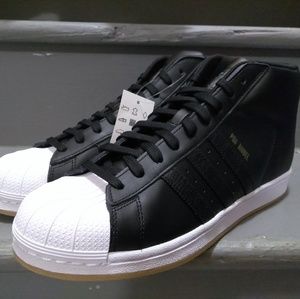 Adidas Pro Model
Men's size 9.5
Black White Gum